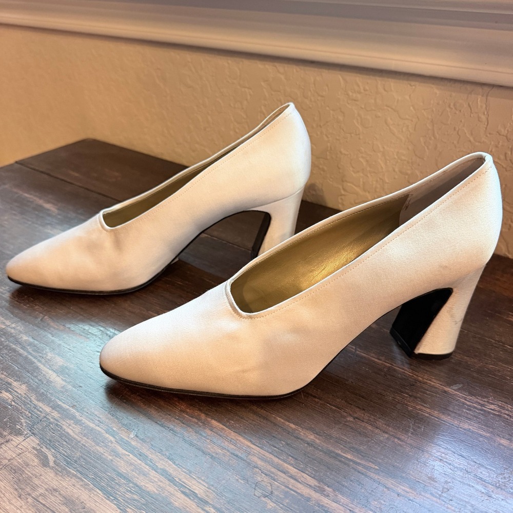 Yves Saint Laurent Ivory Satin Block Heel Pumps 8.5 M Vintage Made Italy YSL - Picture 3 of 5